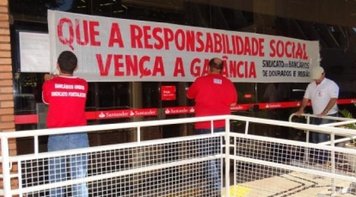 Santander lucra R$ 7,2 bilhões e segue com as demissões