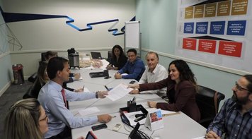 Bancários do Bradesco entregam minuta de reivindicação específica ao banco