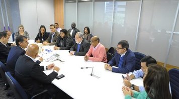 Bancários do Itaú reivindicam fim das demissões e entregam minuta com pautas específicas ao banco