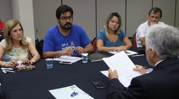 Bancários pressionam e direção da Caixa exclui cláusula do PDVE que retirava direitos