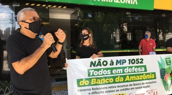 Bancários dizem não à MP 1052 em frente à matriz do Banco da Amazônia 