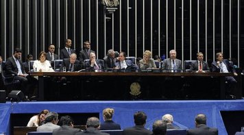 Senadores da base de Temer fogem do debate sobre desmonte da CLT