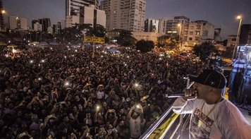 Mais de 100 mil em São Paulo pedem diretas já e enaltecem a importância das ruas