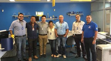 Diretores do sindicato visitam unidade bancária assaltada em Rio Negro