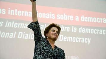 Condenar Lula é a terceira fase do golpe, diz Dilma