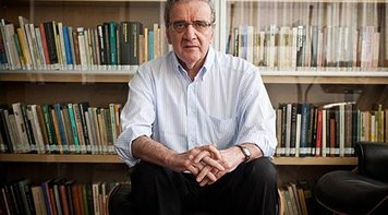  'Quiseram encurtar caminho com impeachment e se atolaram no pântano', diz Belluzzo