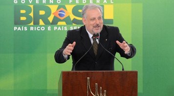 “Guedes entrega aquilo que prometeu ao mercado”, diz Ricardo Berzoini sobre desmonte do BB