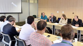 BNDES segue Fenaban, mas quer retirar conquista do vale-transporte