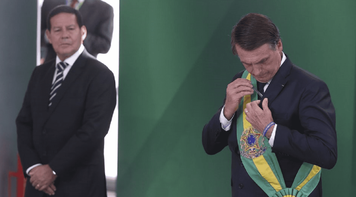 TSE julga nesta terça-feira ações que podem cassar Bolsonaro e Mourão