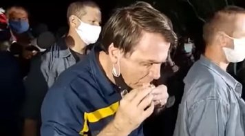 Bolsonaro está levando o Brasil ao desastre, alerta imprensa internacional