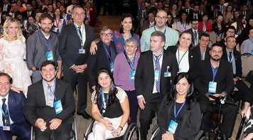 Bolsonaro envia projeto para acabar com cota para trabalhador com deficiência em empresas