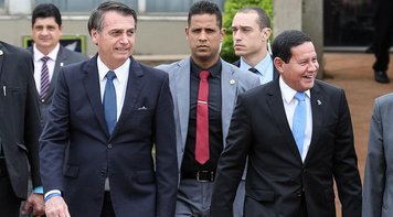 Sistema financeiro já vê Mourão como “proteção de risco” ao naufrágio de Bolsonaro