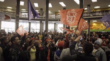 Congresso vira as costas para a sociedade e planta desobediência civil, adverte Boulos