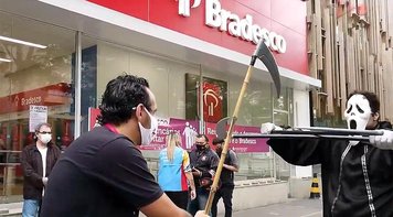 Vídeos dão nomes e rostos ao drama das demissões nos bancos