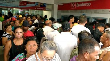 Caravana flagra rotina de superlotação no Bradesco Benevides