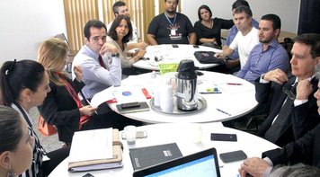 BRB não apresenta nenhuma proposta de reajuste. Nem se compromete a seguir a Fenaban