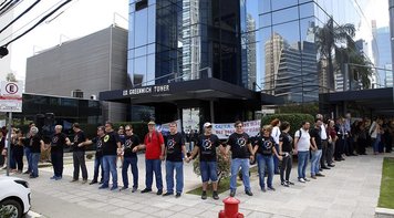 Empregados se mobilizam contra o desmonte da Caixa