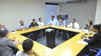 Caixa suspende processos e punições por falhas no sistema de marcação de pontos