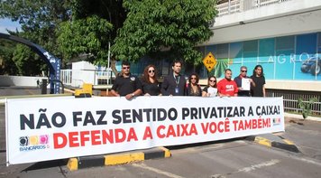 Empregados da Caixa vestem preto em todo o Brasil em defesa do banco