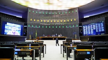 Câmara aprova texto-base de projeto que revoga Lei de Segurança Nacional