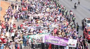 Marcha das Margaridas antecipa as cores da primavera nas ruas de Brasília