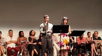 Com Chico Buarque e Jean Wyllys, “Cartas a Lula” emociona plateia em Paris