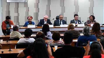 No Dia Internacional do Idoso, Senado vota proposta que acaba com aposentadoria