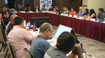 Conselho da Fenae debate ameaça de privatização da Caixa