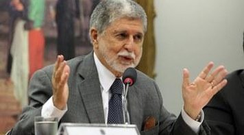Celso Amorim, sobre Trump: 'Ameaça de uso da força tem que ser repudiada com veemência'
