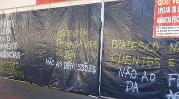 Funcionários do Bradesco de Dourados retardam abertura de agência em protesto contra fechamento