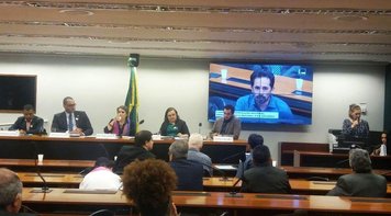 Fetec-CUT/CN denuncia desmonte dos bancos públicos em audiência na Câmara dos Deputados