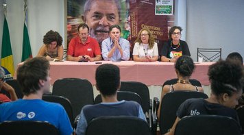 Movimentos sociais divulgam programação de atos em defesa da democracia e de Lula em Porto Alegre