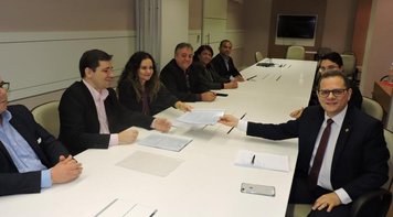 Comando Nacional entrega minuta específica do funcionalismo ao BNB