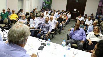 Comando Nacional aprova resolução política e calendário da Campanha Nacional 2016