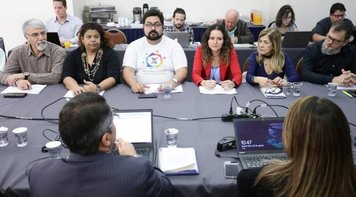 Começa reunião da mesa específica da Caixa