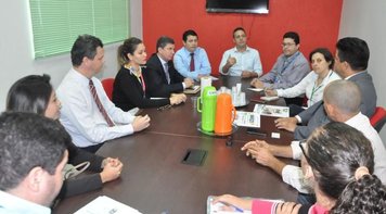 Sindicato e Vereadores de Rio Branco debatem fiscalização dos bancos 