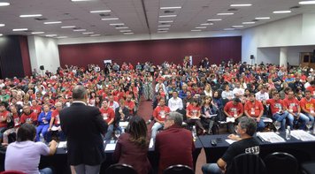 Movimento sindical precisa resistir e lutar contra a volta da barbárie