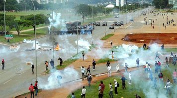 Golpistas tentam de novo calar trabalhadores e jovens com repressão