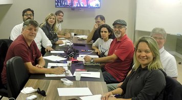 Contraf-CUT cobra Caixa sobre desmonte do banco