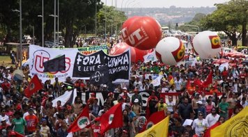 Contraf-CUT conclama os trabalhadores para tomar as ruas contra o golpismo nesta quarta-feira (16)