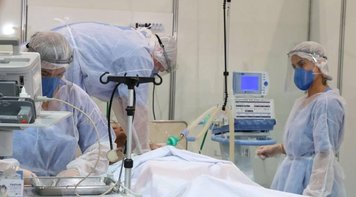 Brasil tem a maior média móvel de mortes por Covid desde o início da pandemia