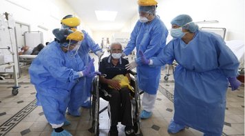 Covid-19 segue expansão e Brasil passa de 2 mil mortos. Infectados são 33.682