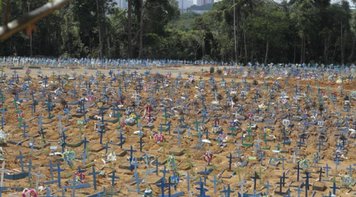 Após um ano da ‘gripezinha’ de Bolsonaro, Brasil ultrapassa 300 mil mortos por covid