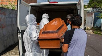Brasil ultrapassa 360 mil mortes por covid-19. Fiocruz alerta: ‘Não é hora de flexibilizar isolamento’