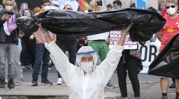 Brasil supera 615 mil mortos por covid-19, enquanto ômicron avança no mundo