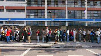 Crise no emprego eleva em 1,4 milhão o número de consultas psiquiátricas