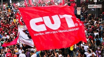 CUT recebe homenagem na Câmara Federal pelos seus 35 anos