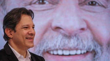 Associado diretamente a Lula, Haddad soma 22% e ultrapassa Bolsonaro em nova pesquisa Vox Populi