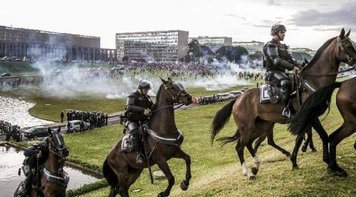 A barbárie institucional e os 'vândalos'