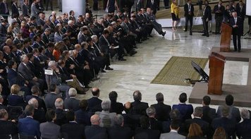 Temer terceiriza pressão para aprovar reforma da Previdência